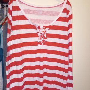 Like New Women's Old Navy Long Sleeve Tee